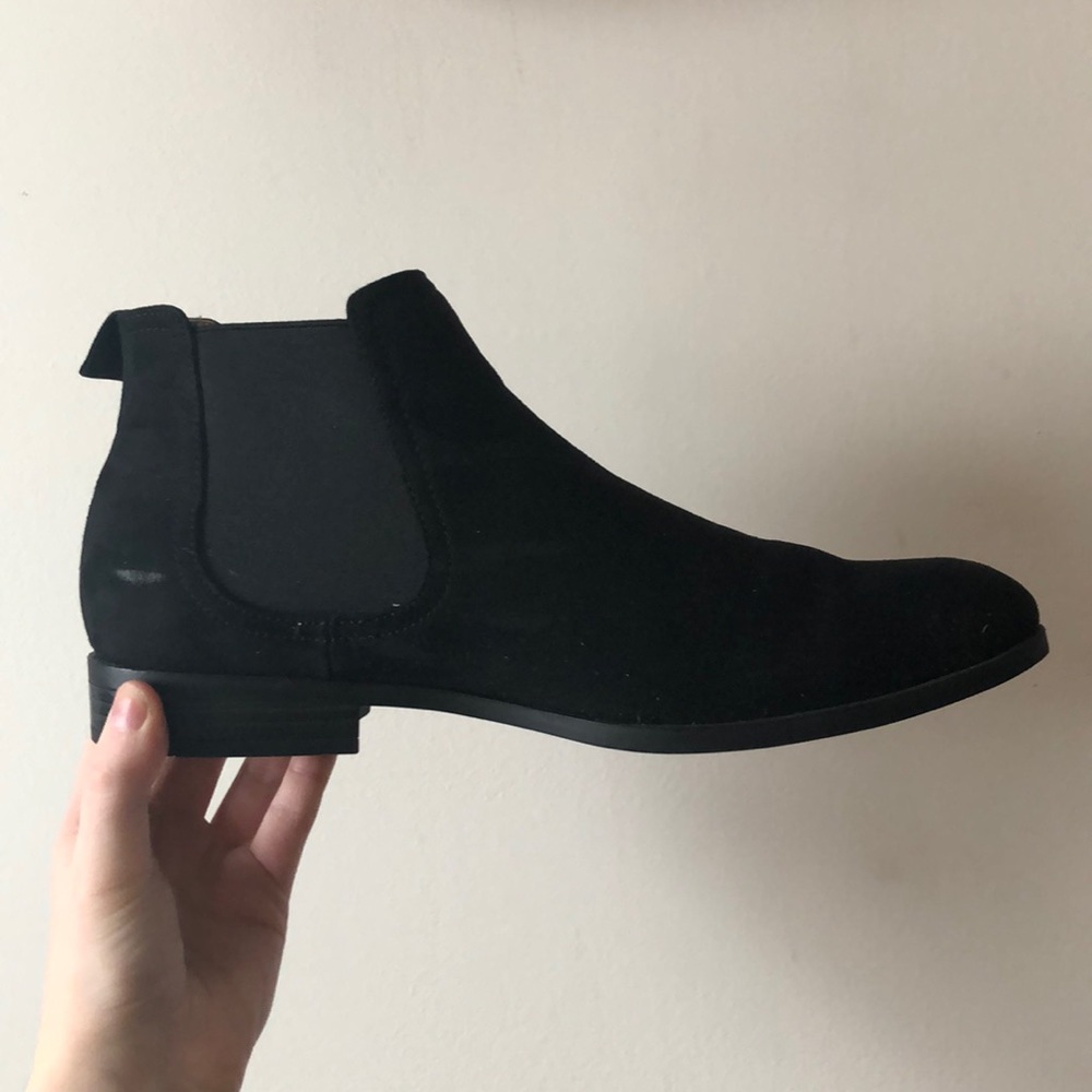 H&M men’s booties.